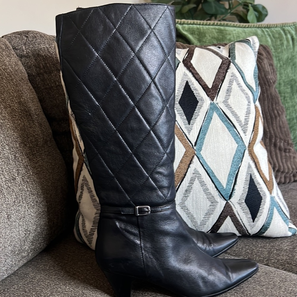 Heyraud Black Quilted Leather Knee-High  Boot‎ Size 6
